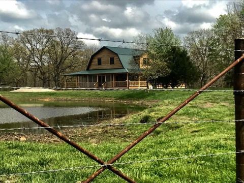 Sticks & Stones hand-notched cedar log cabin work