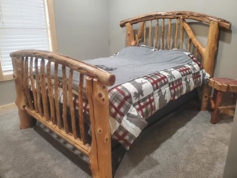 Sticks & Stones hand-notched cedar log cabin work