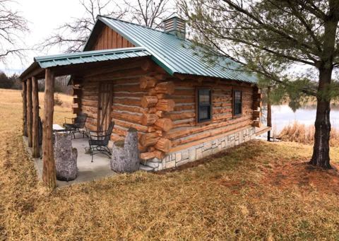 Sticks & Stones hand-notched cedar log cabin work